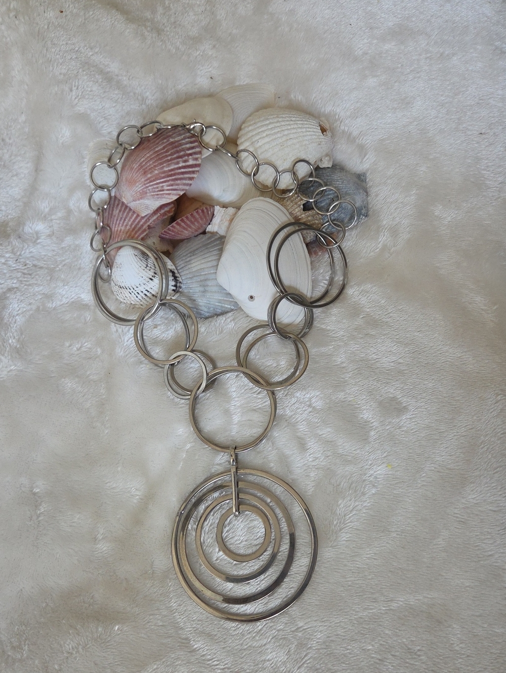 Stainless Steel Cascading Design Interlocking Chain Necklace. NWT.